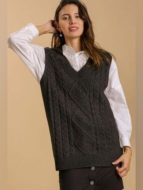 Umgee NWT black cable knit sweater vest